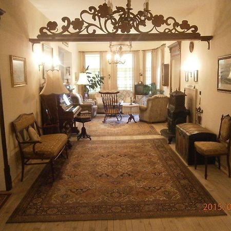 בלצ'יק Retro - 19Th Century Guest House מראה חיצוני תמונה